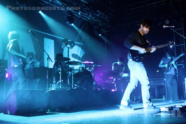 FOALS - 2010-11-25 - PARIS - Elysee Montmartre - Yannis Philippakis - Jimmy Smith - Jack Bevan - Walter Gervers - Edwin Congreave